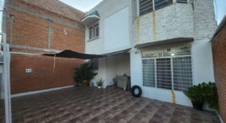 02765 SE VENDE BONITA CASA EN VERSALLES 2 SECCIÓN, AGUASCALIENTES