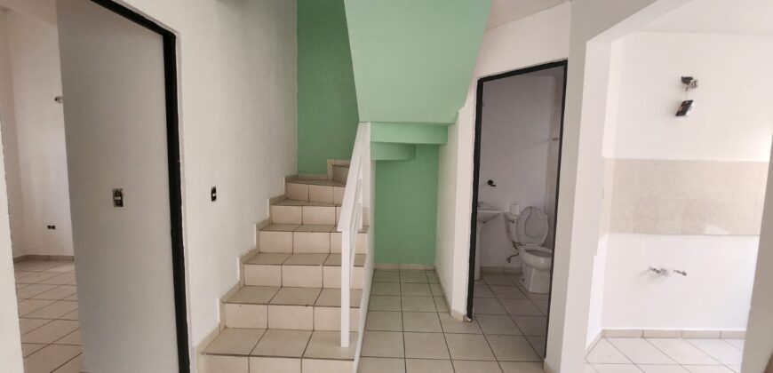 02766 SE RENTA BONITA CASA EN VILLA SUR, AGUASCALIENTES. 
