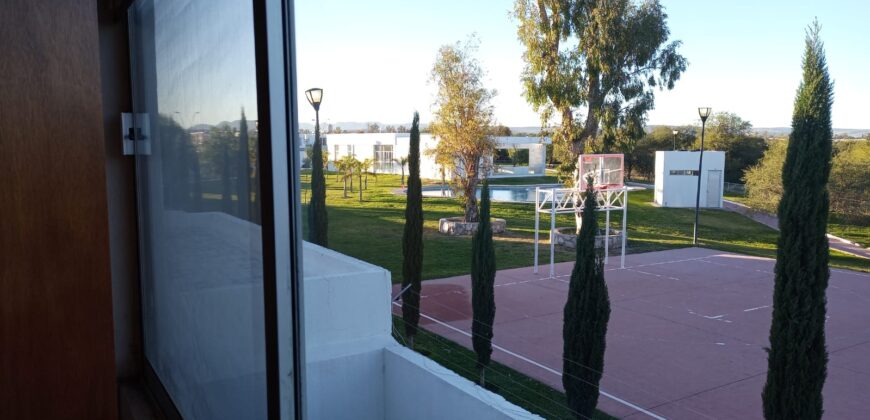 02777 SE VENDE BONITA CASA EN BOSQUES SERENO, AGUACALIENTES. 