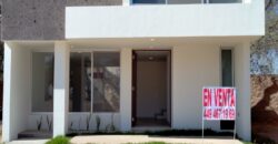 02789 SE VENDE BONITA CASA AL PONIENTE DE LA CIUDAD, AGUASCALIENTES. 