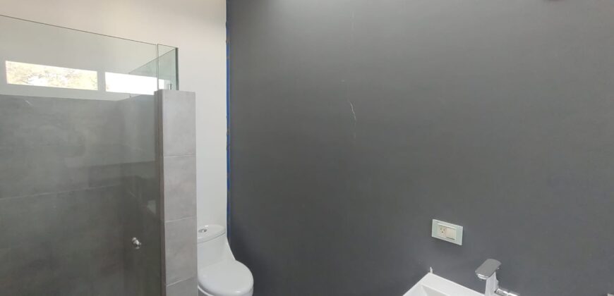 02813 SE VENDE BONITA CASA AL PONIENTE DE LA CIUDAD DE AGUASCALIENTES. 