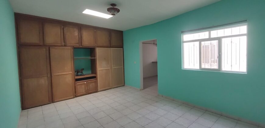02815  SE VENDE BONITA CASA EN BOULEVARES, AGUASCALIENTES.
