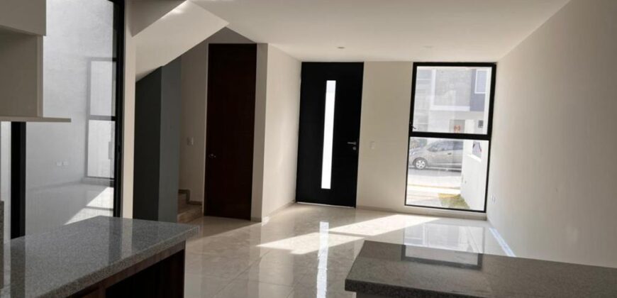 02753 SE VENDE CASA EN LA TRINIDAD, AGUASCALIENTES.