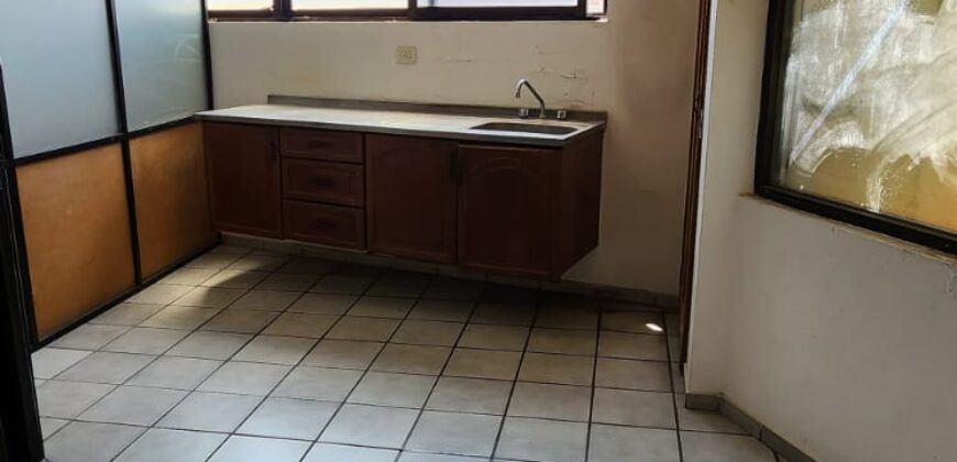 02917 MAGNIFICA OPORTUNIDAD RENTA DE EDIFICIO Y BODEGA PARA SPA O GYM CÉNTRICO EN AGUASCALIENTES