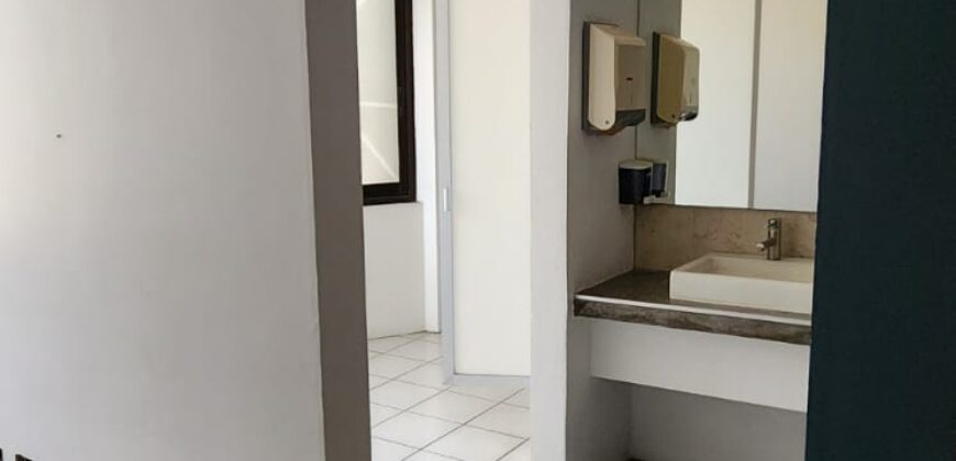 02917 MAGNIFICA OPORTUNIDAD RENTA DE EDIFICIO Y BODEGA PARA SPA O GYM CÉNTRICO EN AGUASCALIENTES