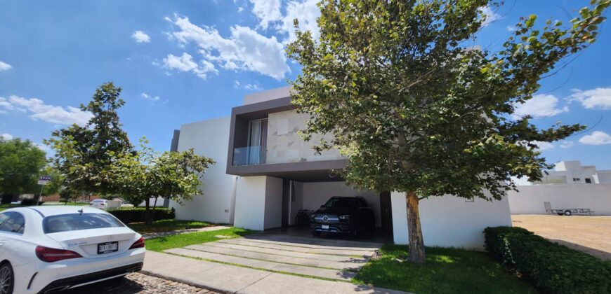 02931 RESIDENCIA EN CAMPESTRE CLUB DE GOLF SUR AGUASCALIENTES
