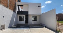 02955 VENTA DE HERMOSA CASA EN FRACCIONAMIENTO LA TRINIDAD, AGUASCALIENTES