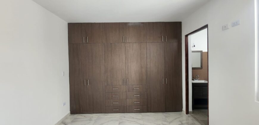 02955 VENTA DE HERMOSA CASA EN FRACCIONAMIENTO LA TRINIDAD, AGUASCALIENTES